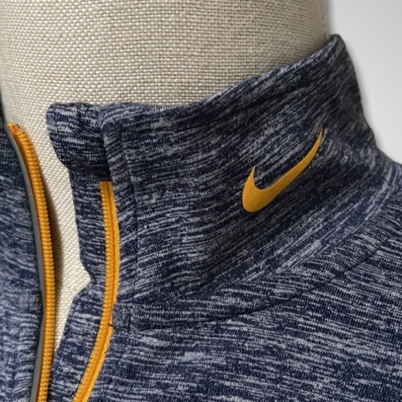 { Nike } - Cal Zip-Up Pullover - Picture 4 of 6